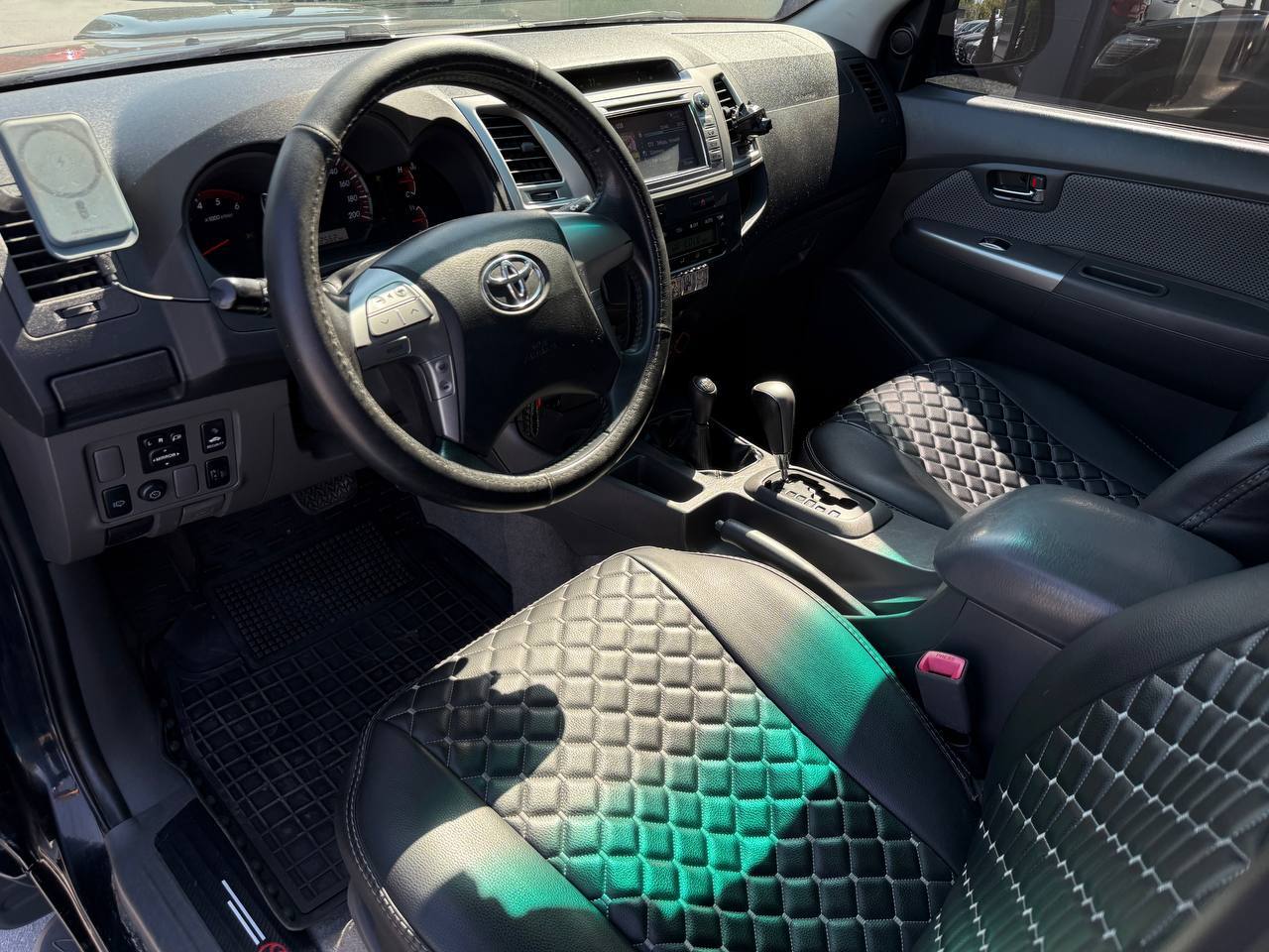 Toyota Hilux - фото 19