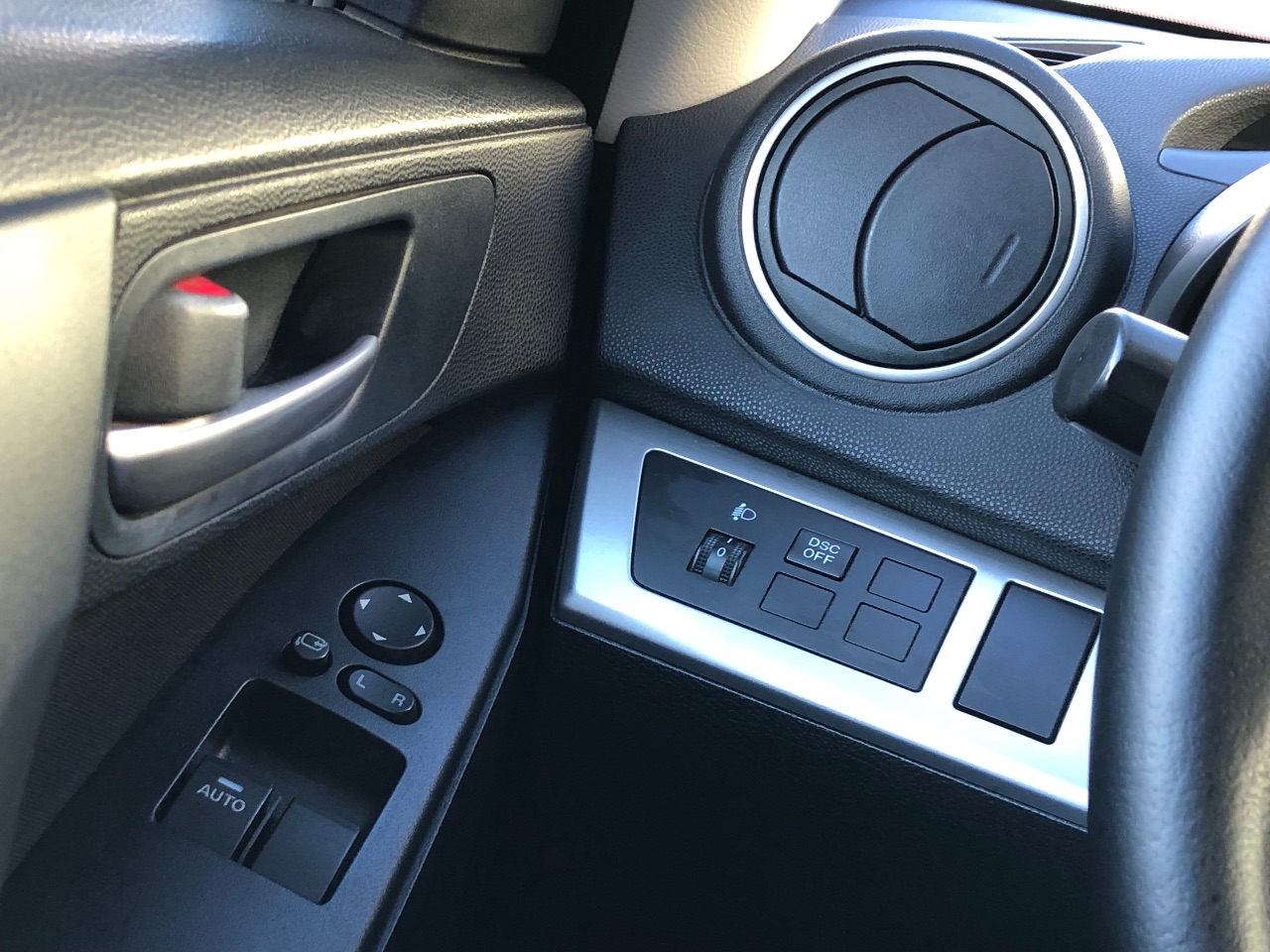 Mazda 3 - фото 14