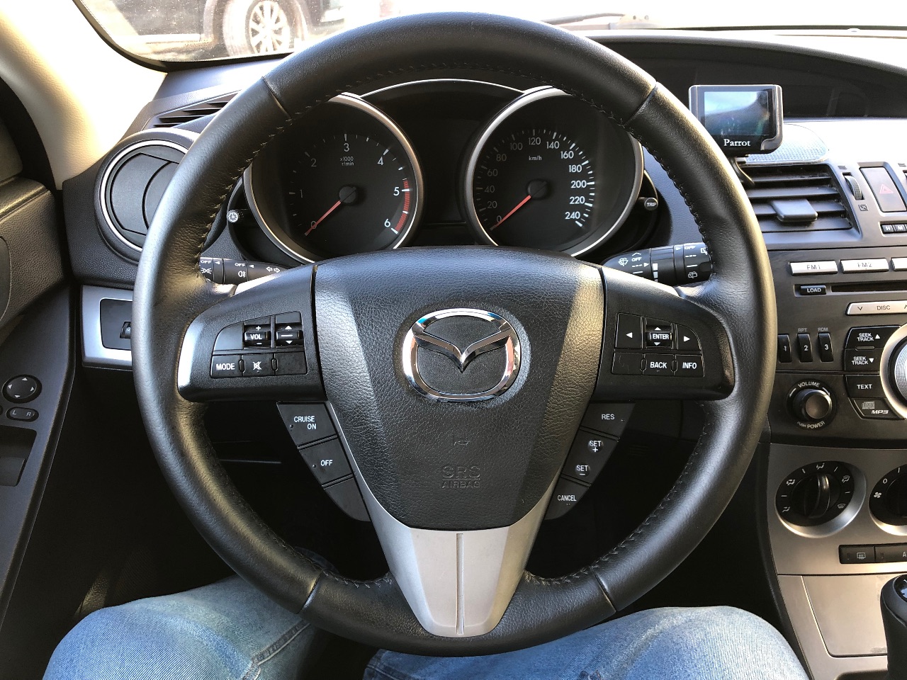 Mazda 3 - фото 18