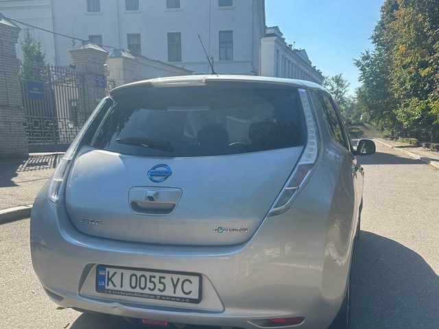 Nissan Leaf - фото 5