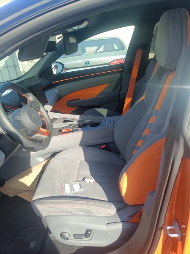 Zeekr 001 - фото 18