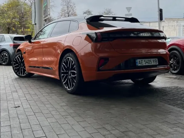 Zeekr 001 - фото 3