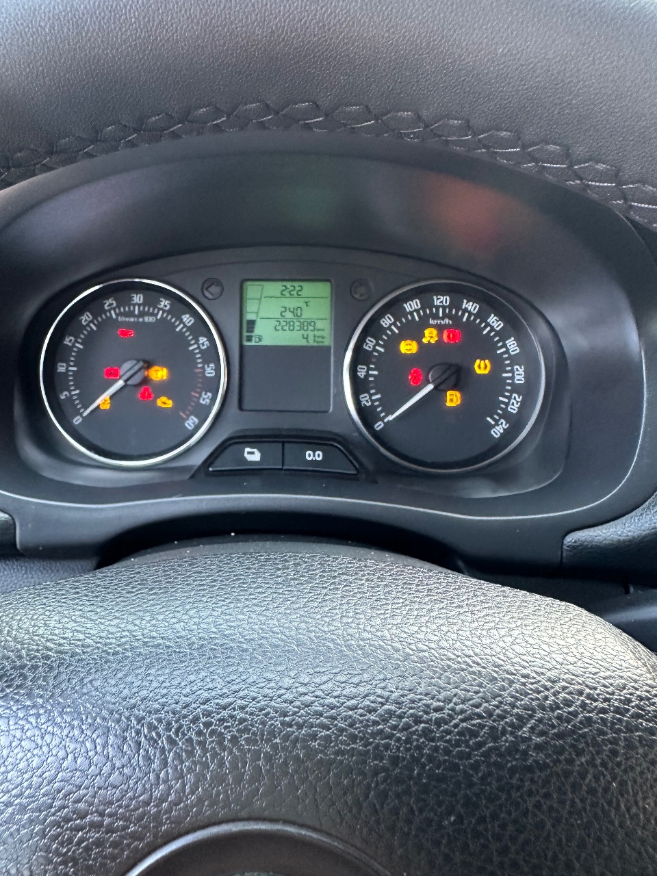 Skoda Fabia - фото 15