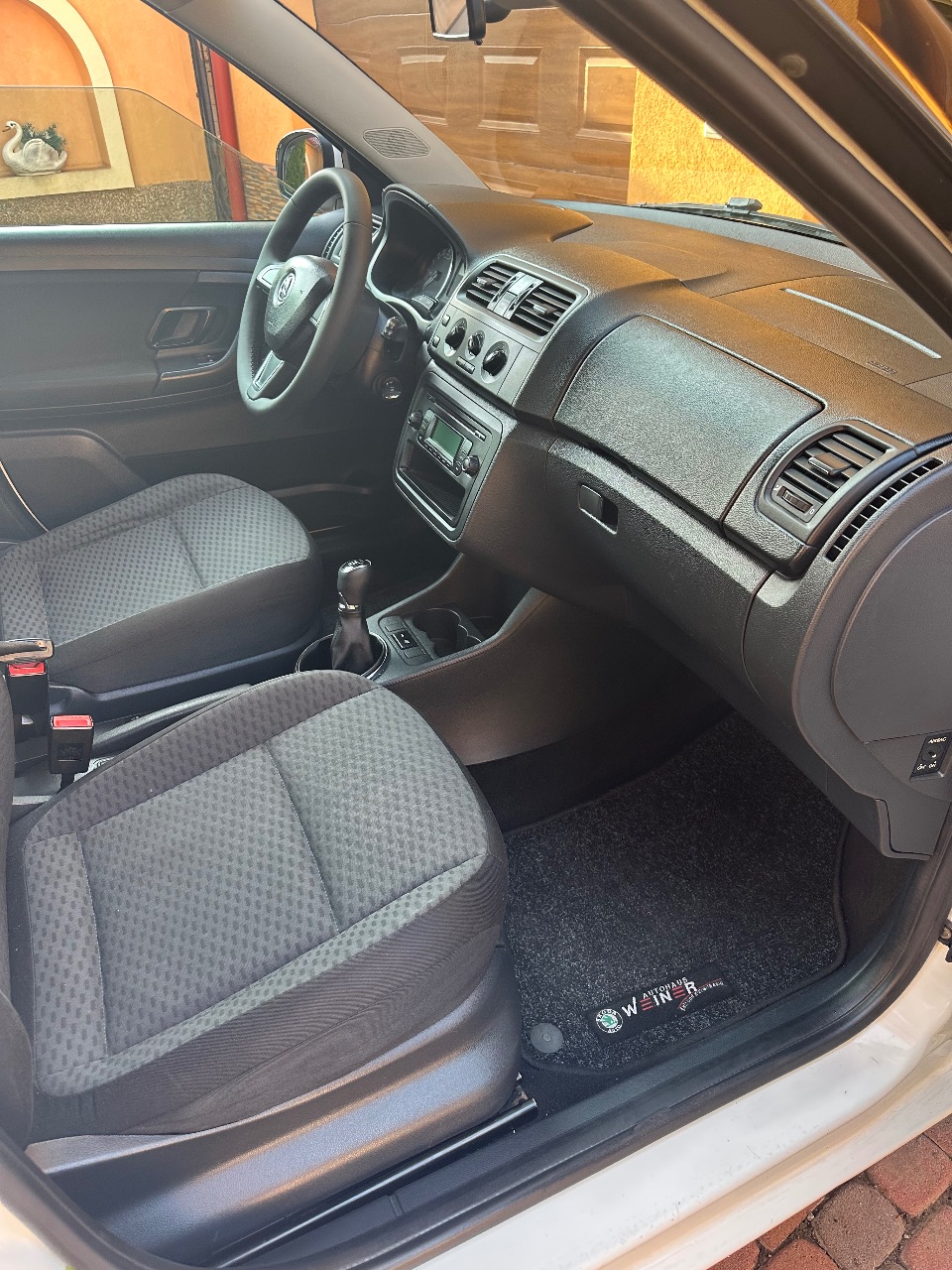 Skoda Fabia - фото 5