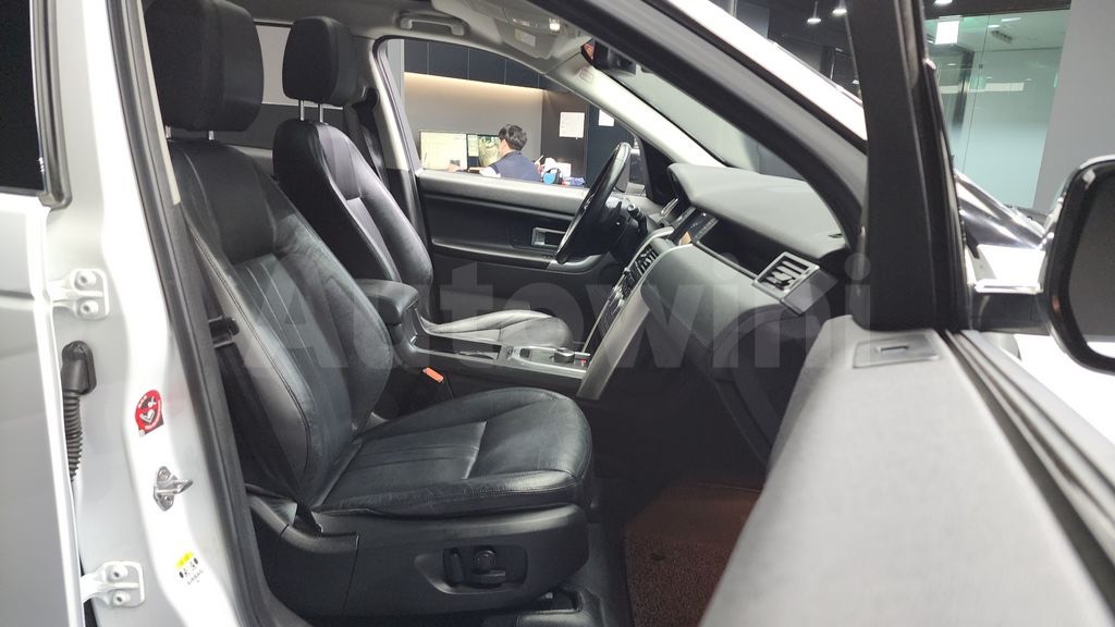 Land Rover Discovery Sport - фото 12