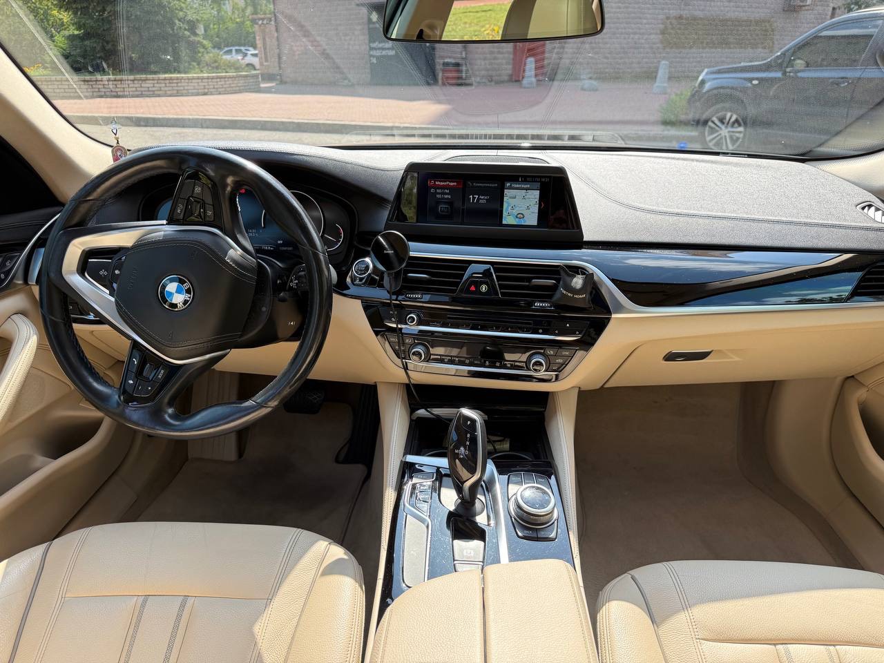 BMW 5 серії - фото 12