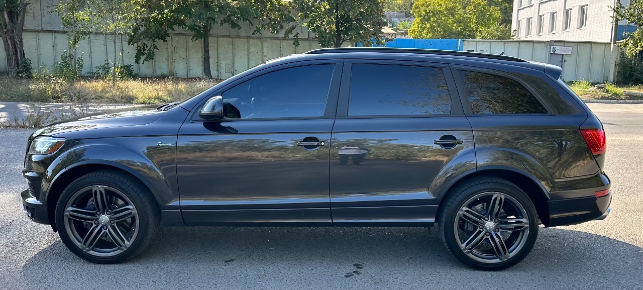 Audi Q7 - фото 5