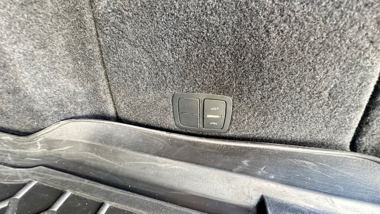 Audi Q7 - фото 26