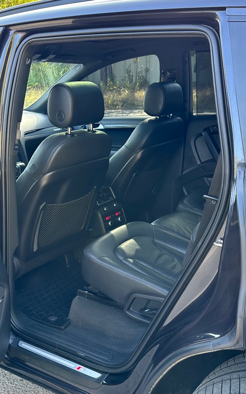 Audi Q7 - фото 12
