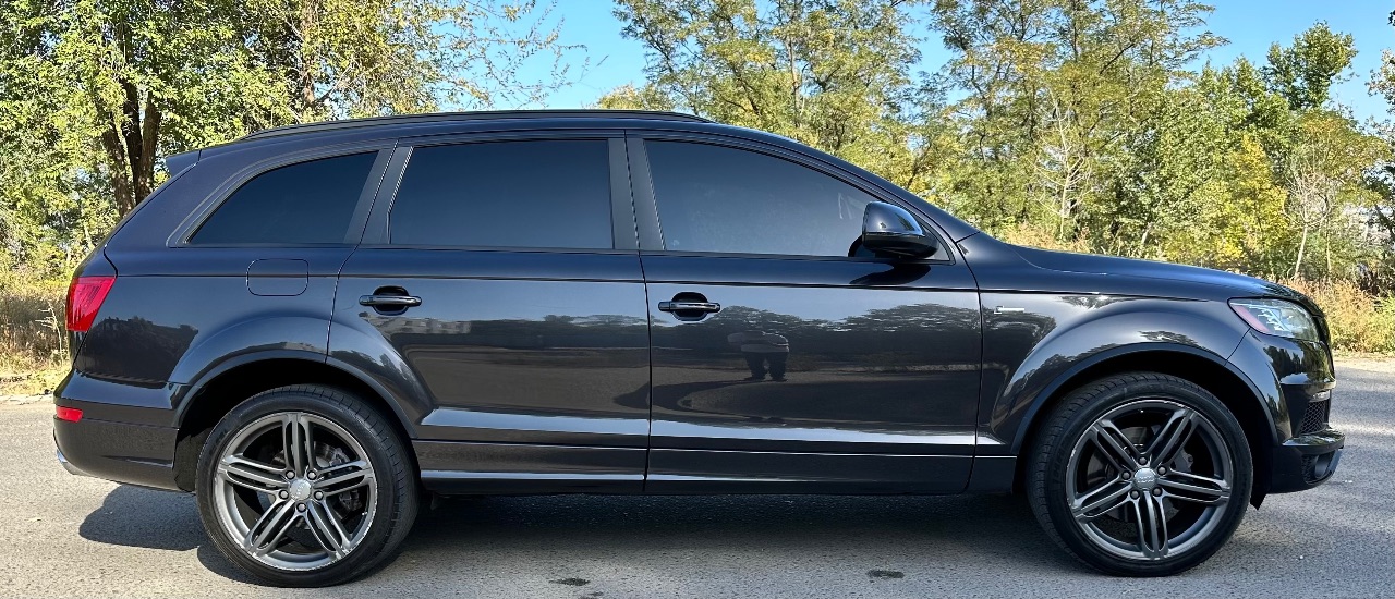 Audi Q7 - фото 9