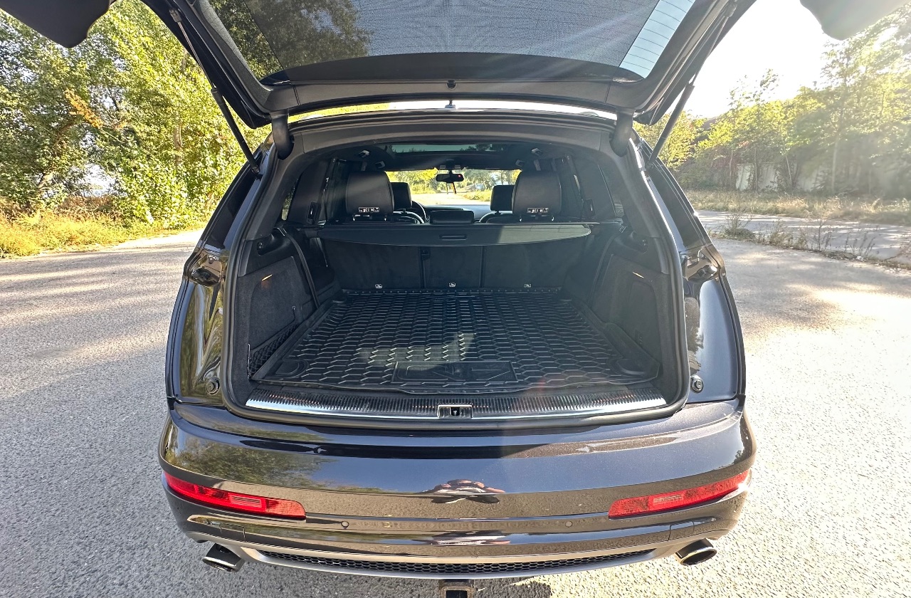 Audi Q7 - фото 28
