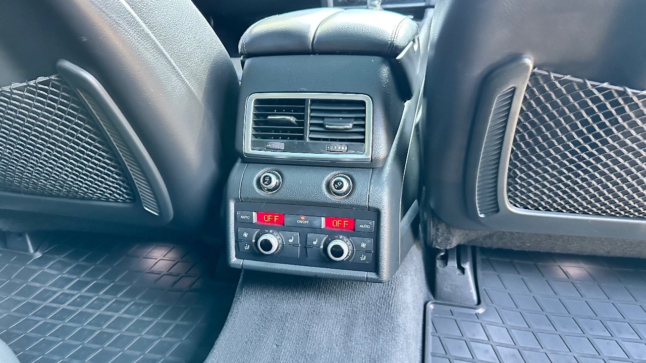 Audi Q7 - фото 17