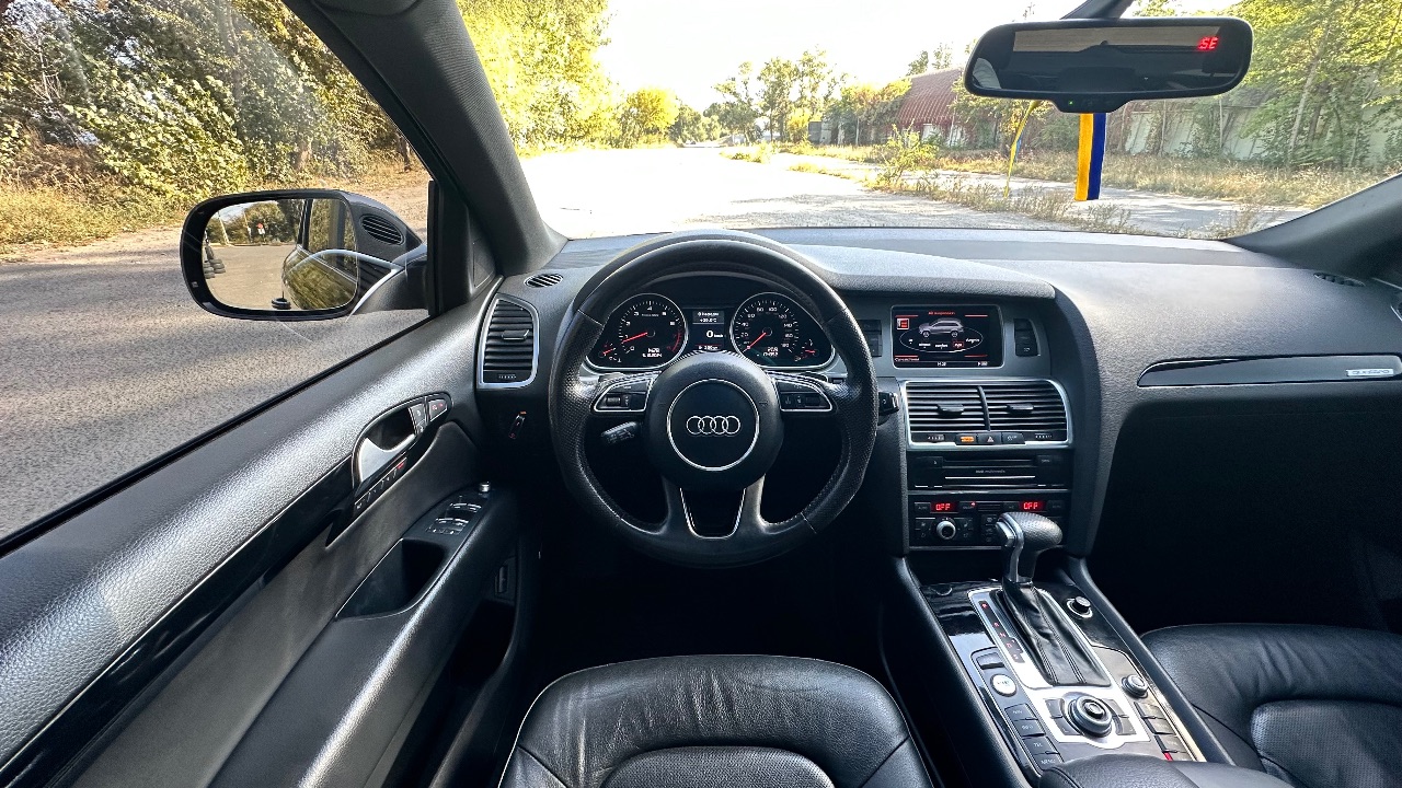 Audi Q7 - фото 2