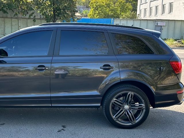 Audi Q7 - фото 5