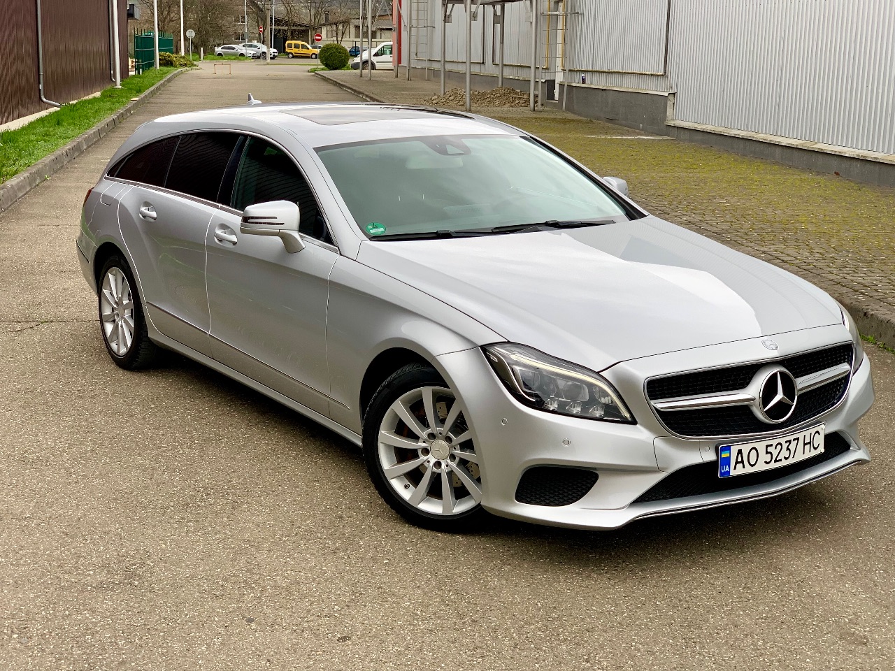 Mercedes-Benz CLS - фото 1