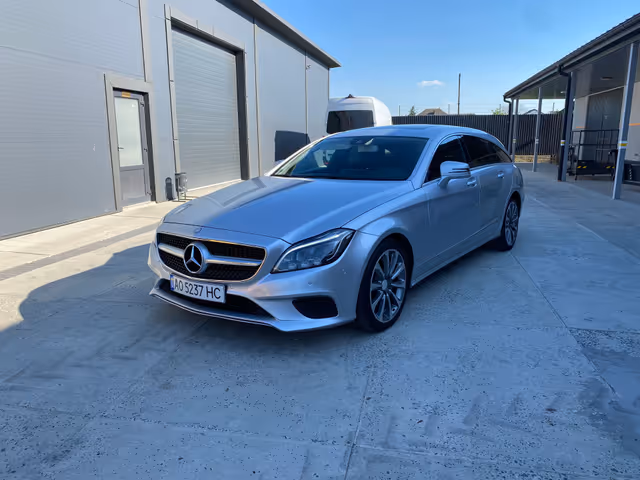 Mercedes-Benz CLS - фото 1