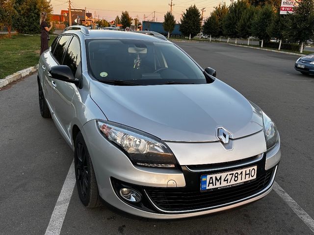 Renault Megane - фото 1