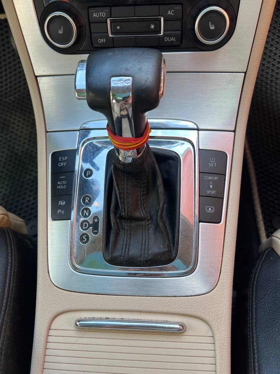 Volkswagen Passat CC - фото 9