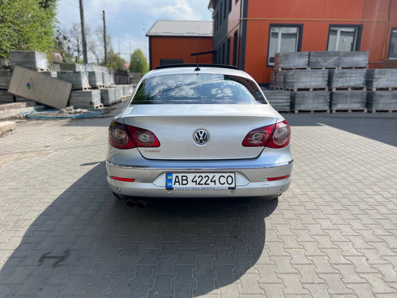 Volkswagen Passat CC - фото 2