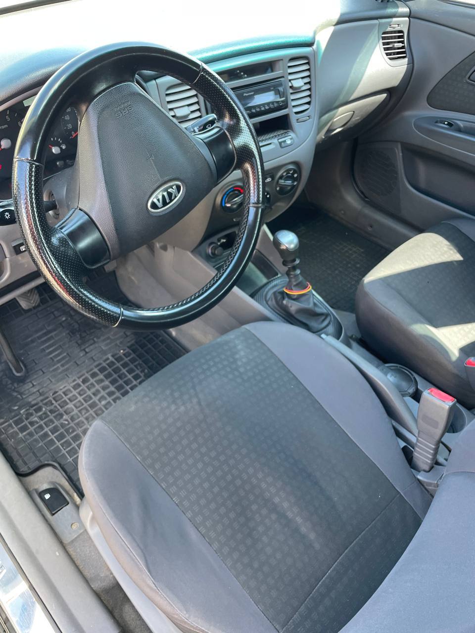 Kia Rio - фото 9