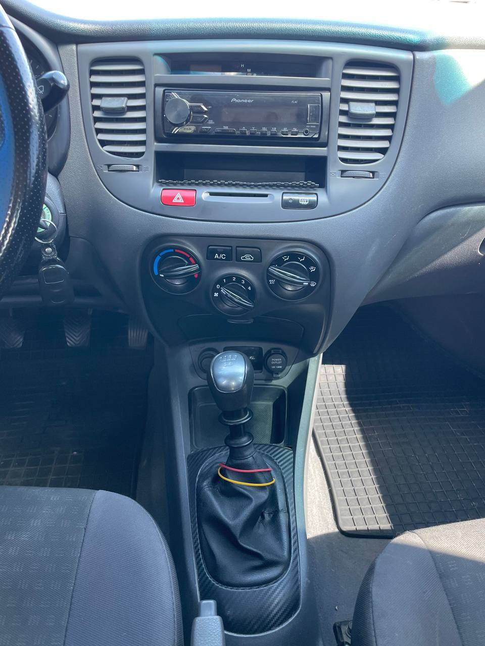 Kia Rio - фото 10