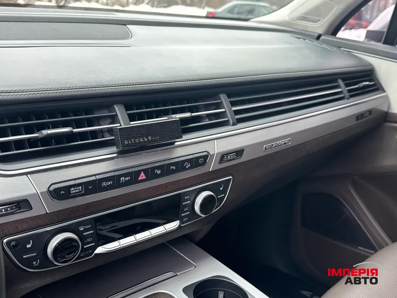 Audi SQ7 - фото 31