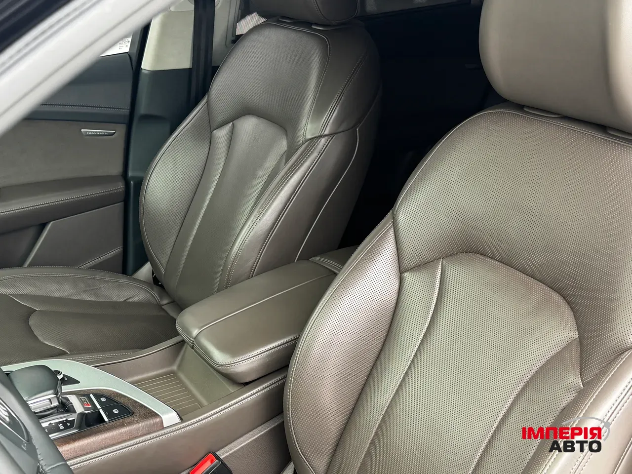 Audi SQ7 - фото 26