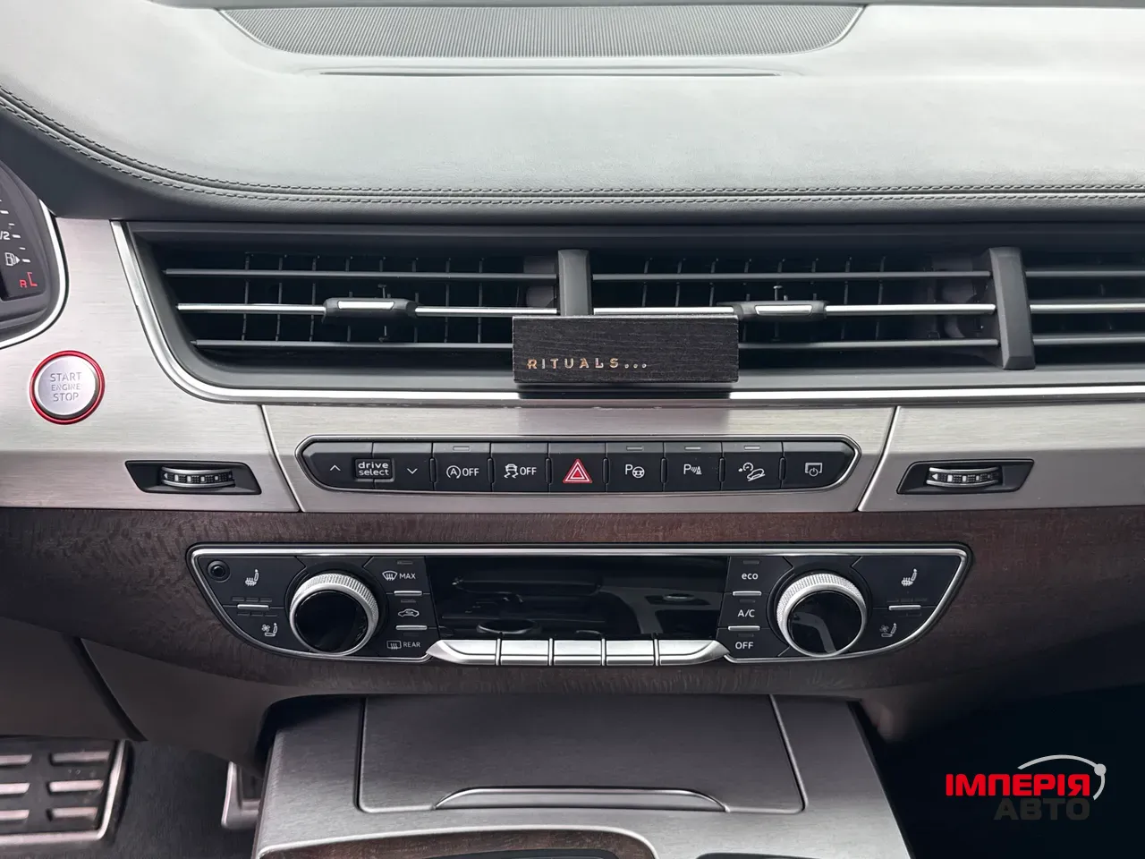 Audi SQ7 - фото 30