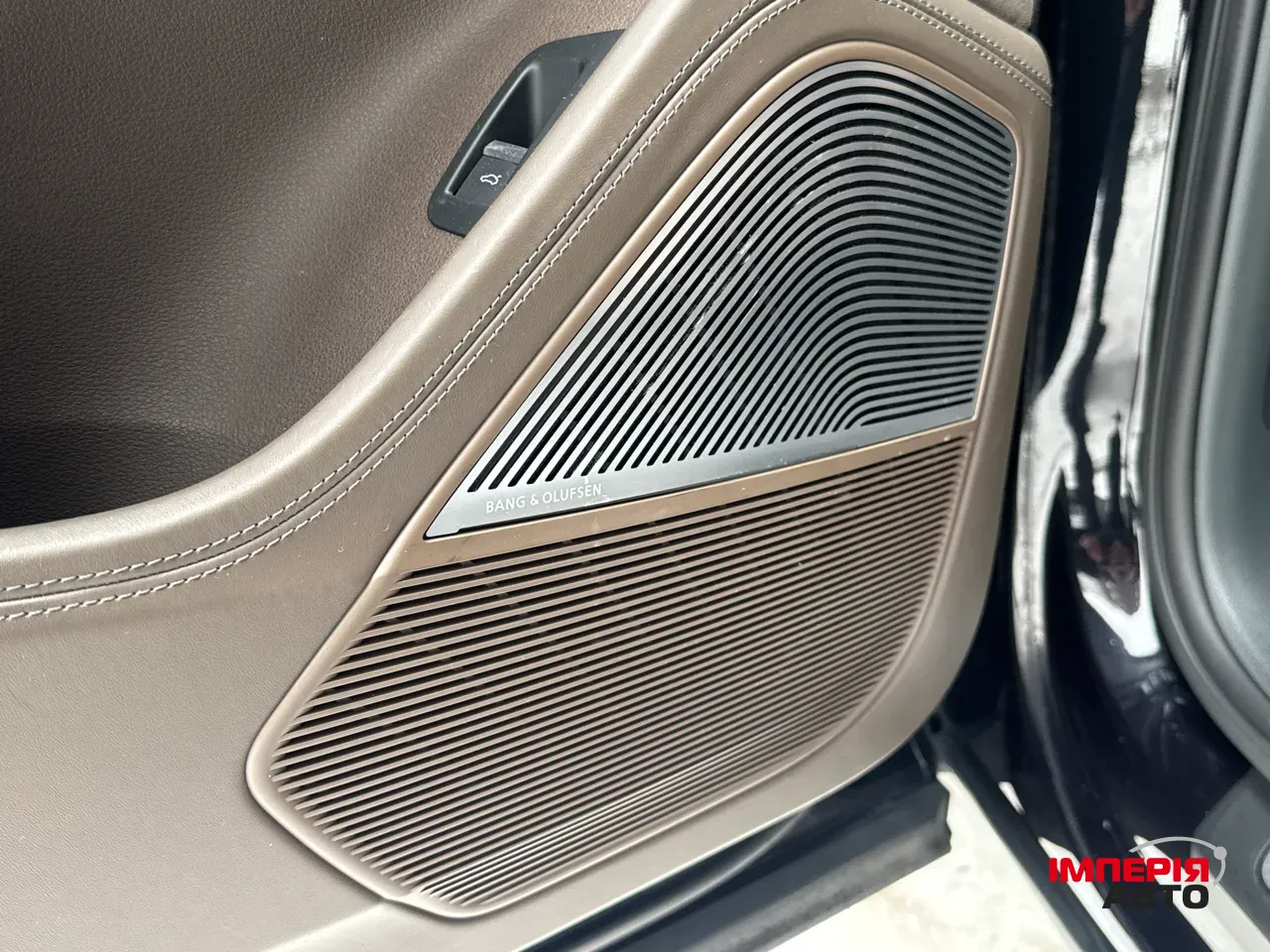 Audi SQ7 - фото 35