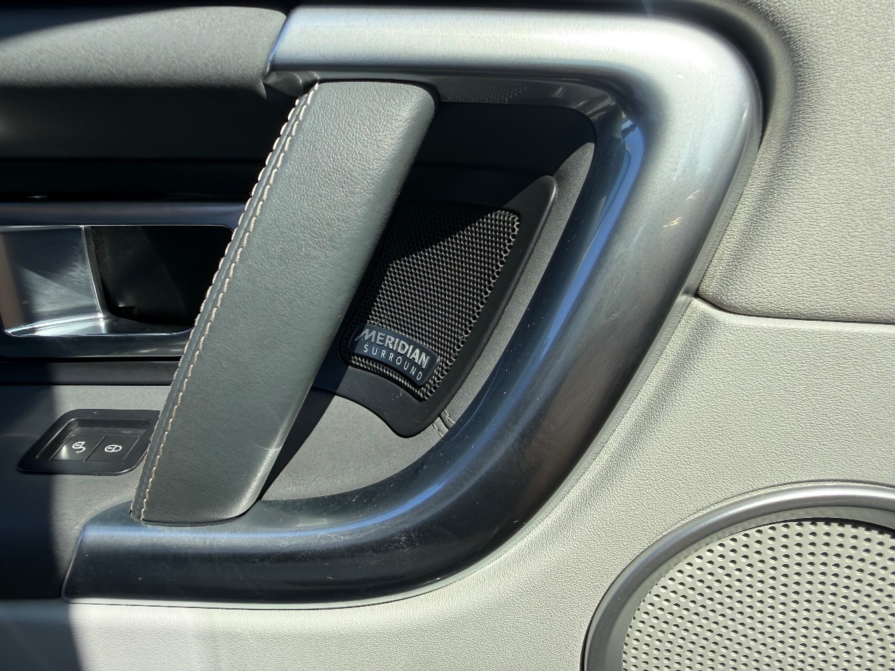 Land Rover Discovery Sport - фото 8