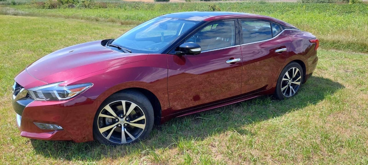 Nissan Maxima - фото 1