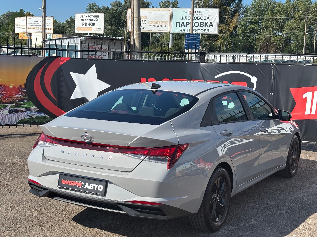 Hyundai Elantra - фото 4