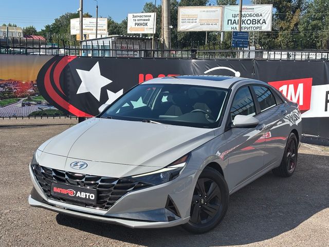 Hyundai Elantra - фото 1