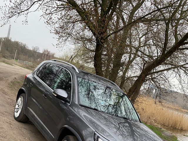 Volkswagen Tiguan - фото 2