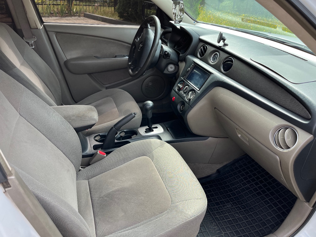 Mitsubishi Outlander - фото 5