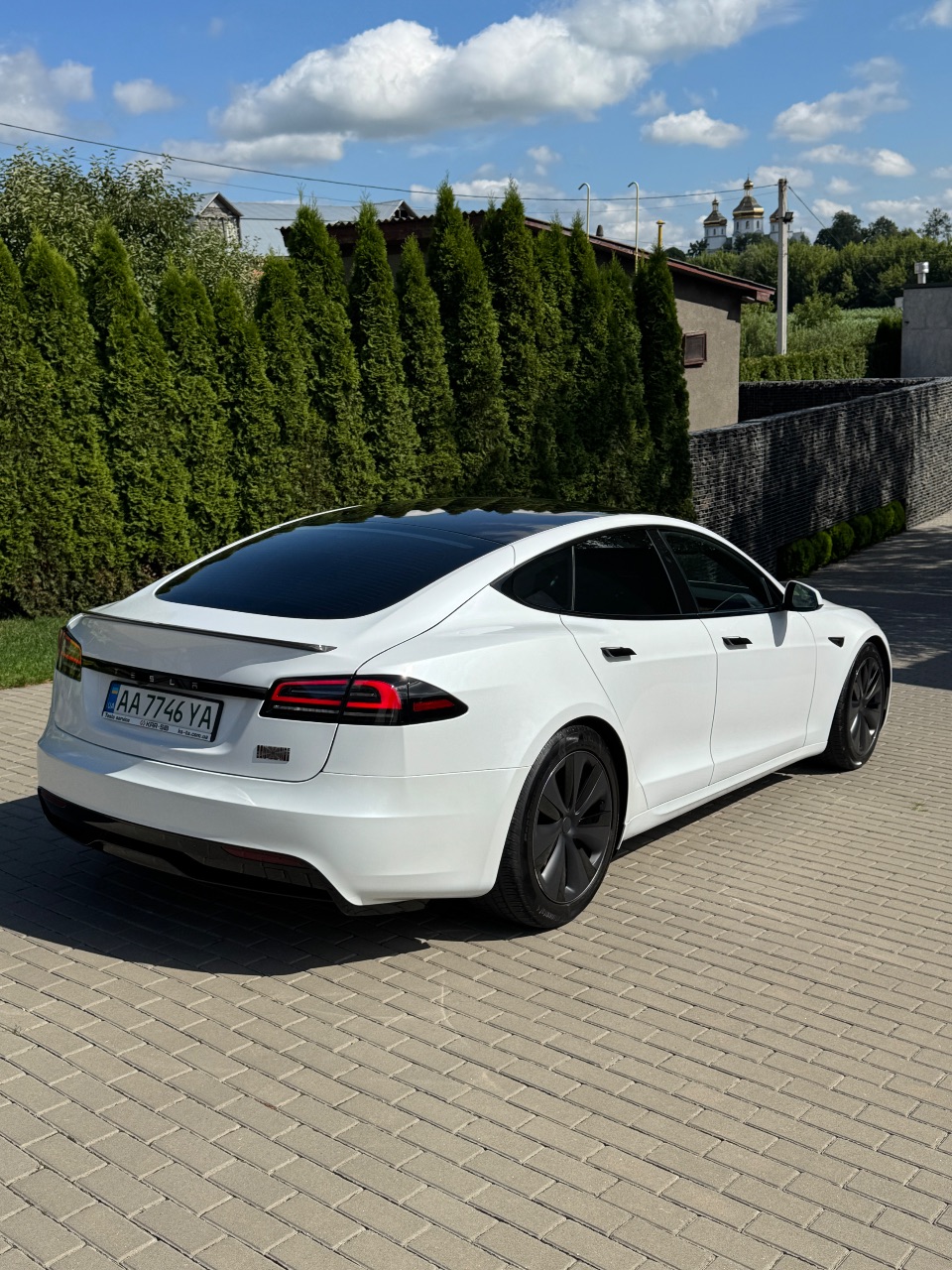 Tesla Model S - фото 4
