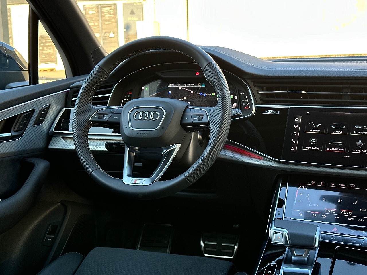 Audi Q7 - фото 25