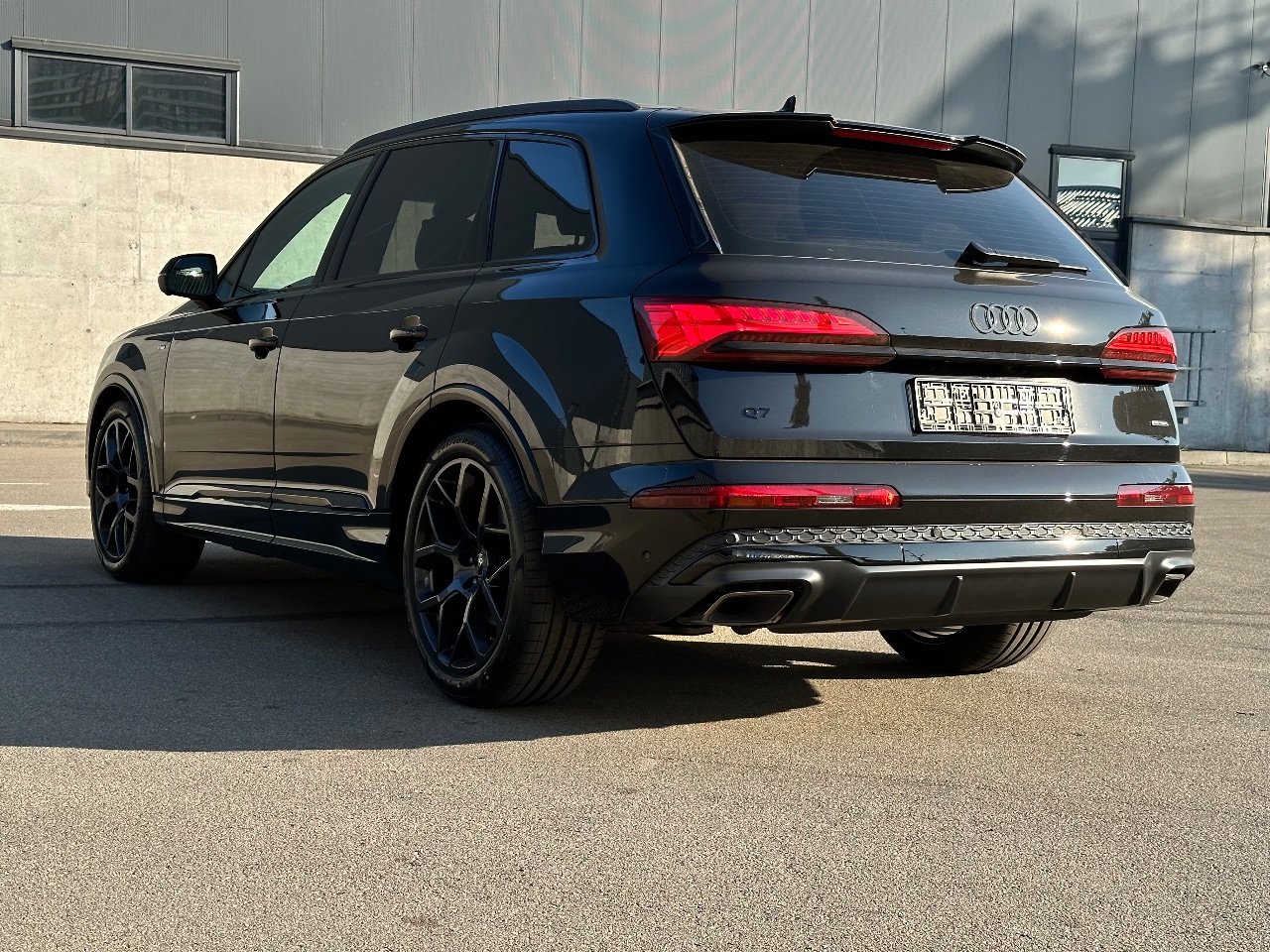 Audi Q7 - фото 9