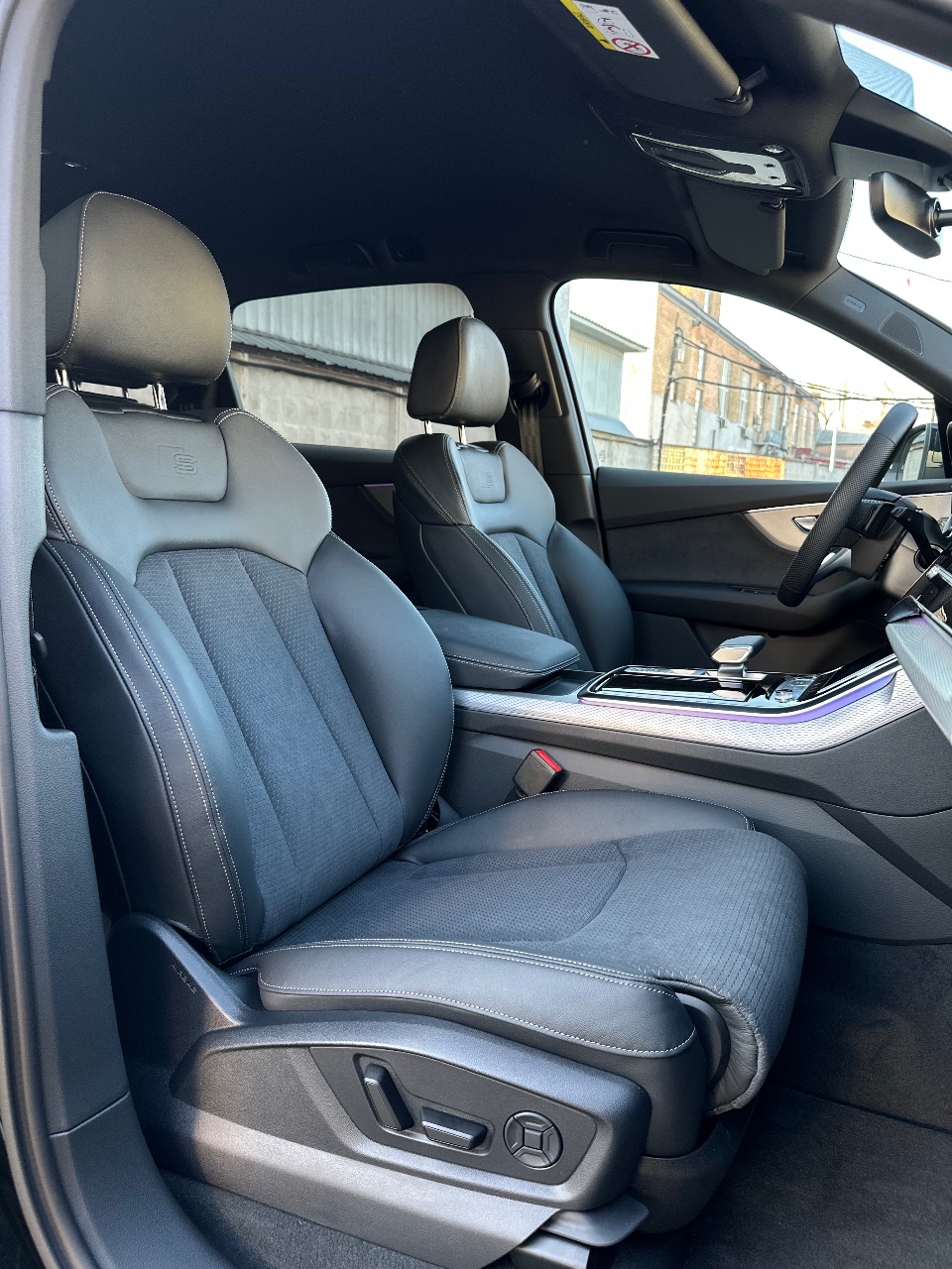 Audi Q7 - фото 24