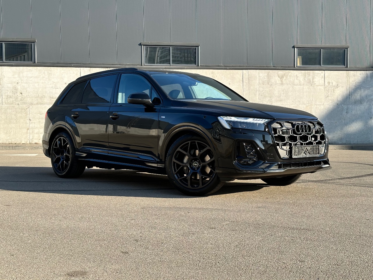 Audi Q7 - фото 4