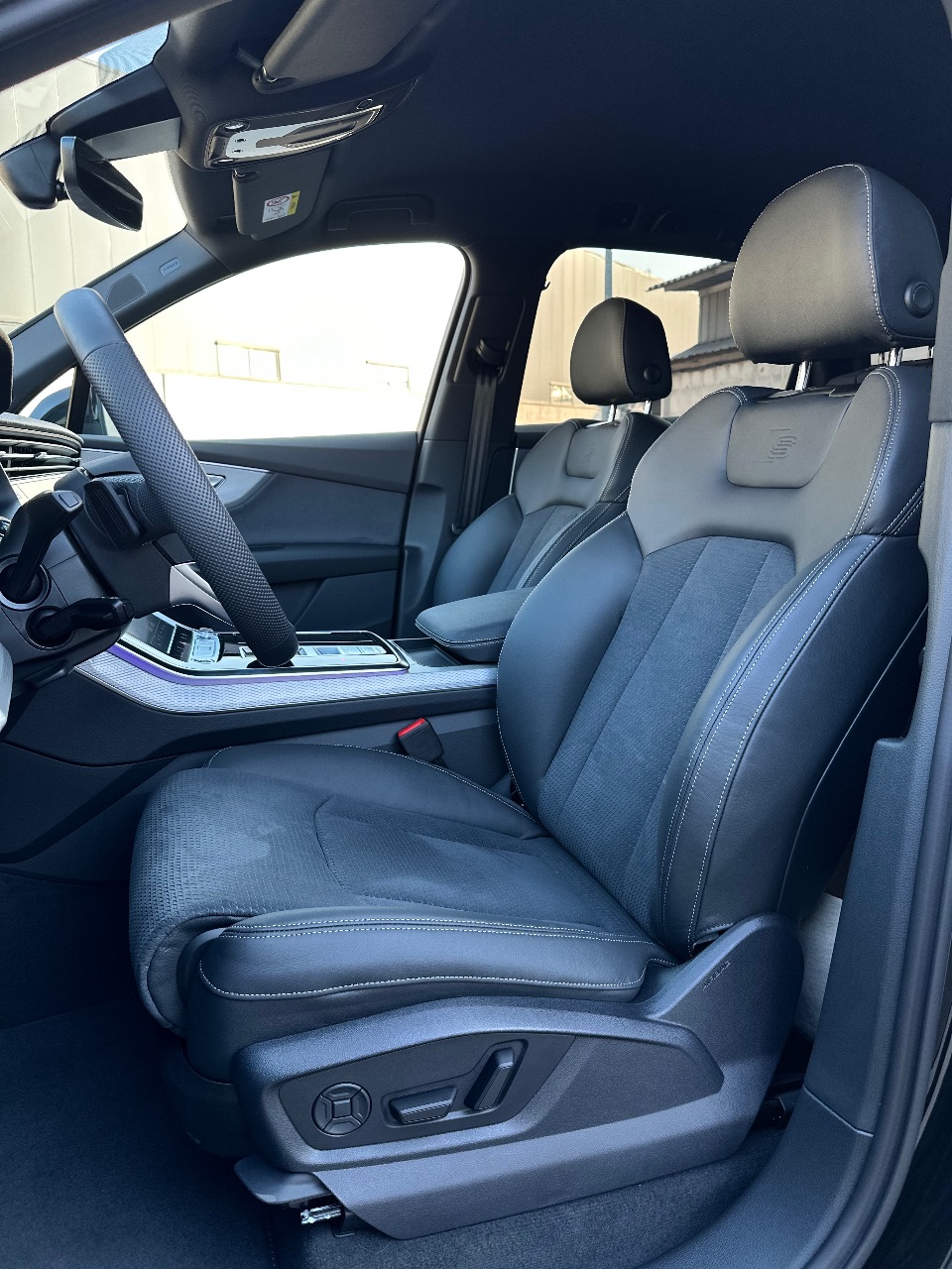 Audi Q7 - фото 12