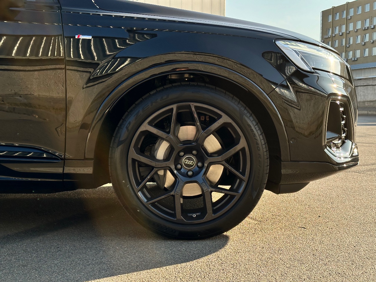 Audi Q7 - фото 6