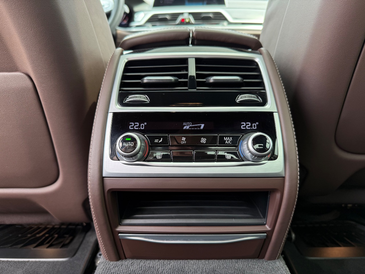 BMW 7 серії - фото 11