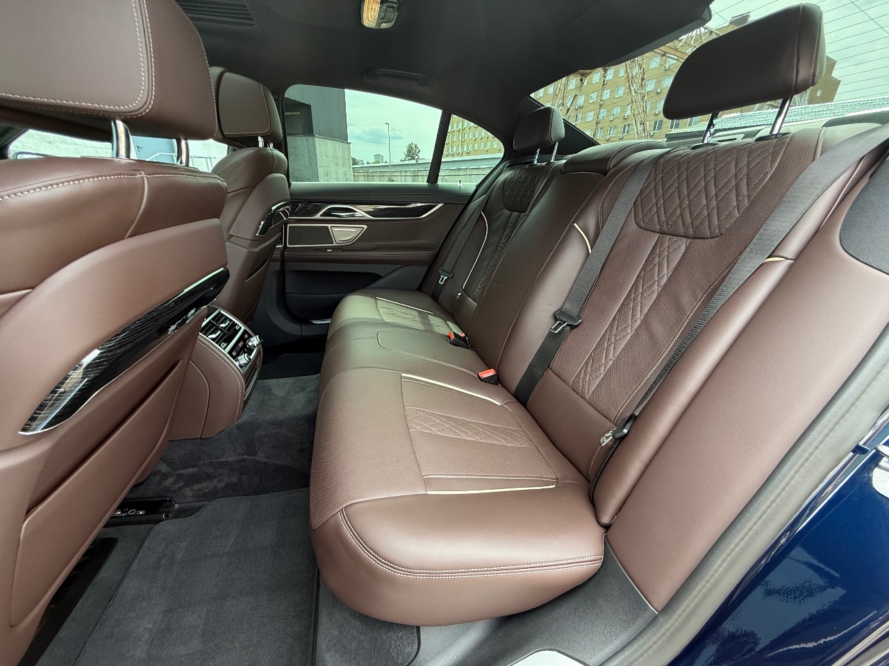 BMW 7 серії - фото 9