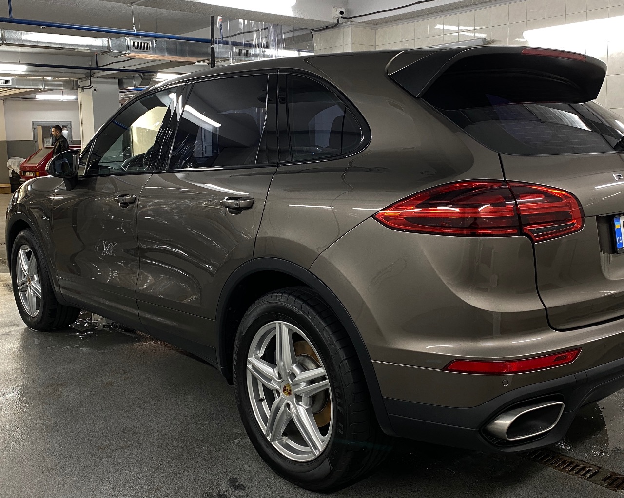 Porsche Cayenne - фото 1