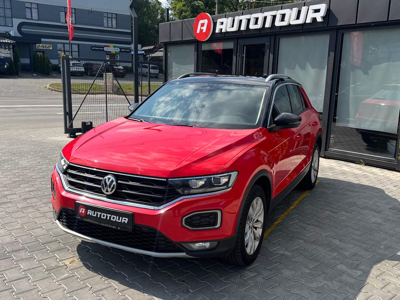 Volkswagen T-Roc - фото 2