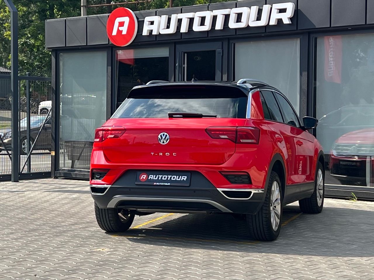 Volkswagen T-Roc - фото 10
