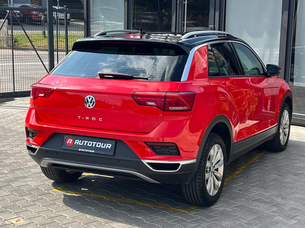 Volkswagen T-Roc - фото 9