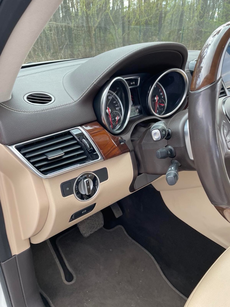 Mercedes-Benz GLS - фото 9