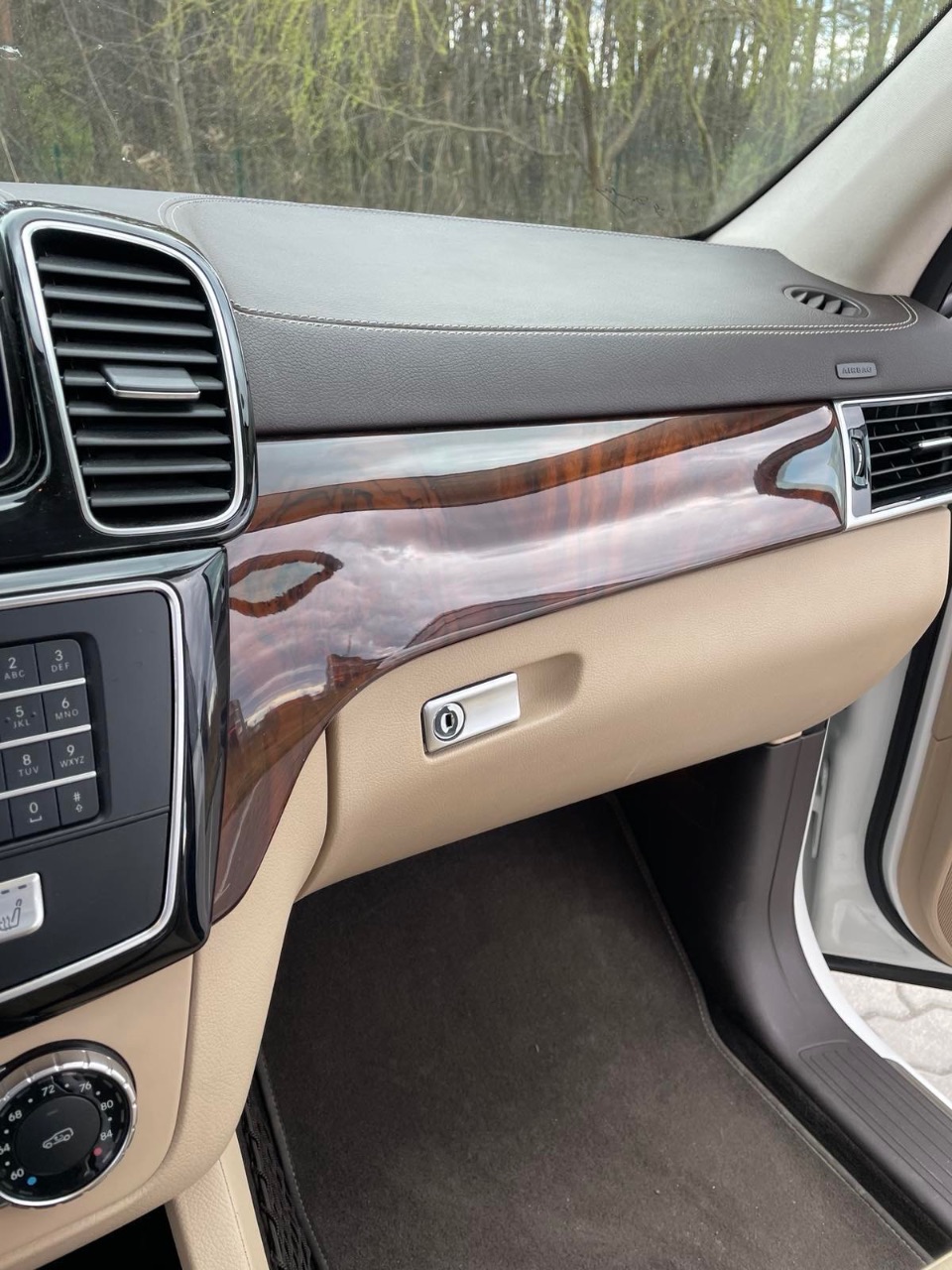 Mercedes-Benz GLS - фото 12